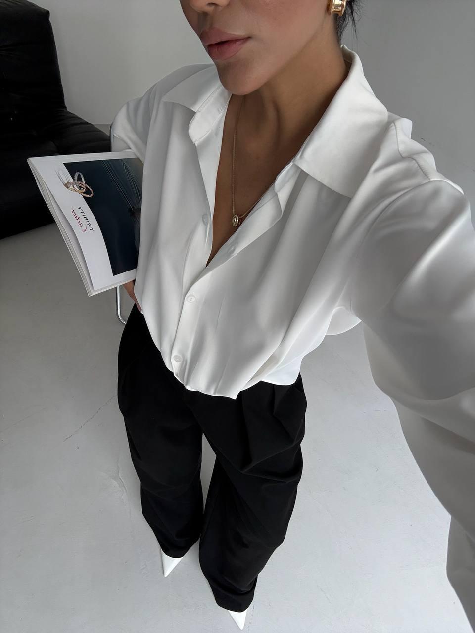 White shortened shirt with ties