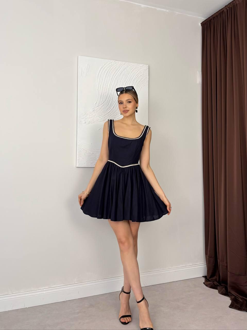 İnci Detaylı Kare Yaka Kloş Mini Elbise