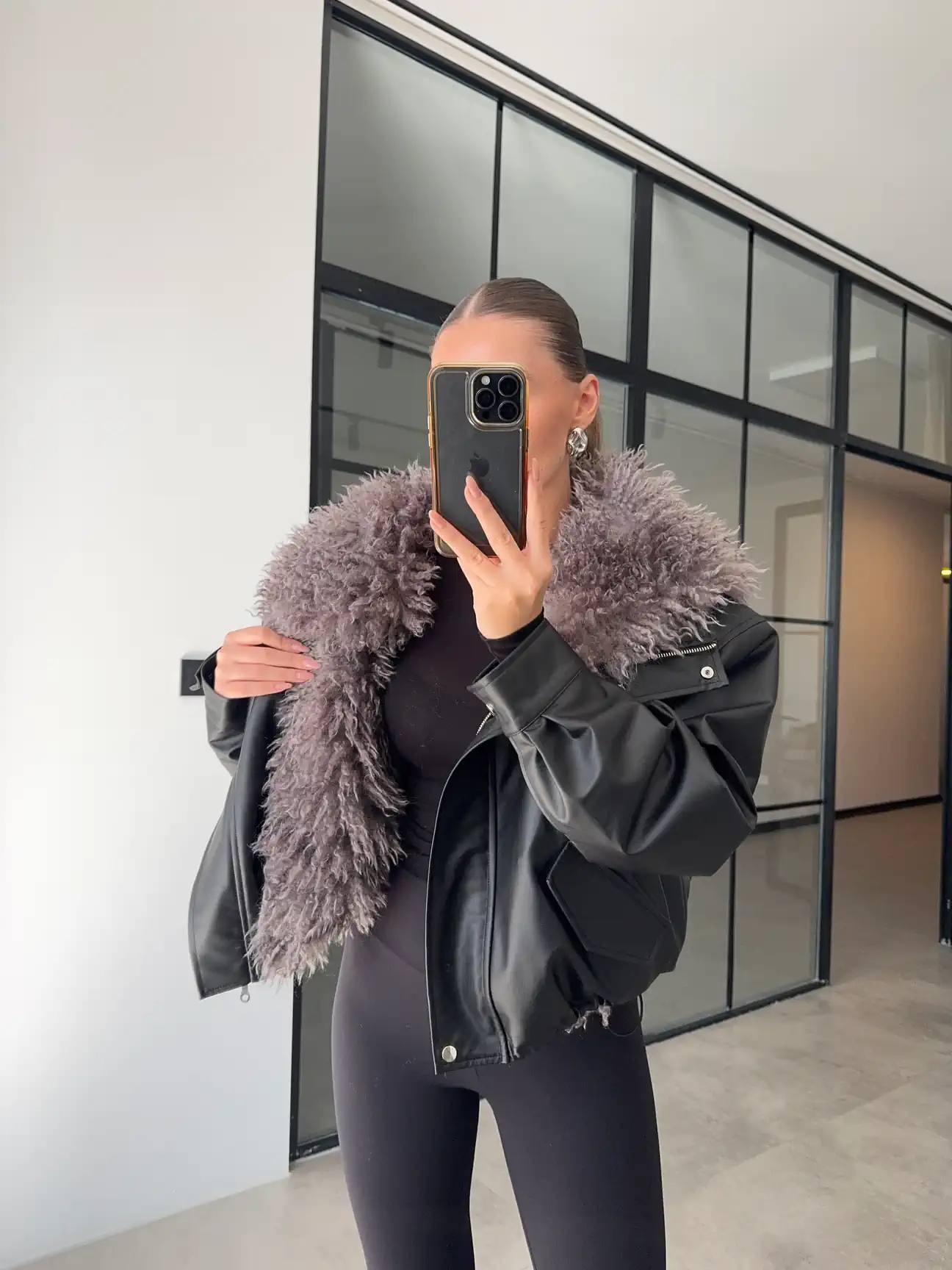 Oversize Faux Leather Bomber Jacket with Fur Collar